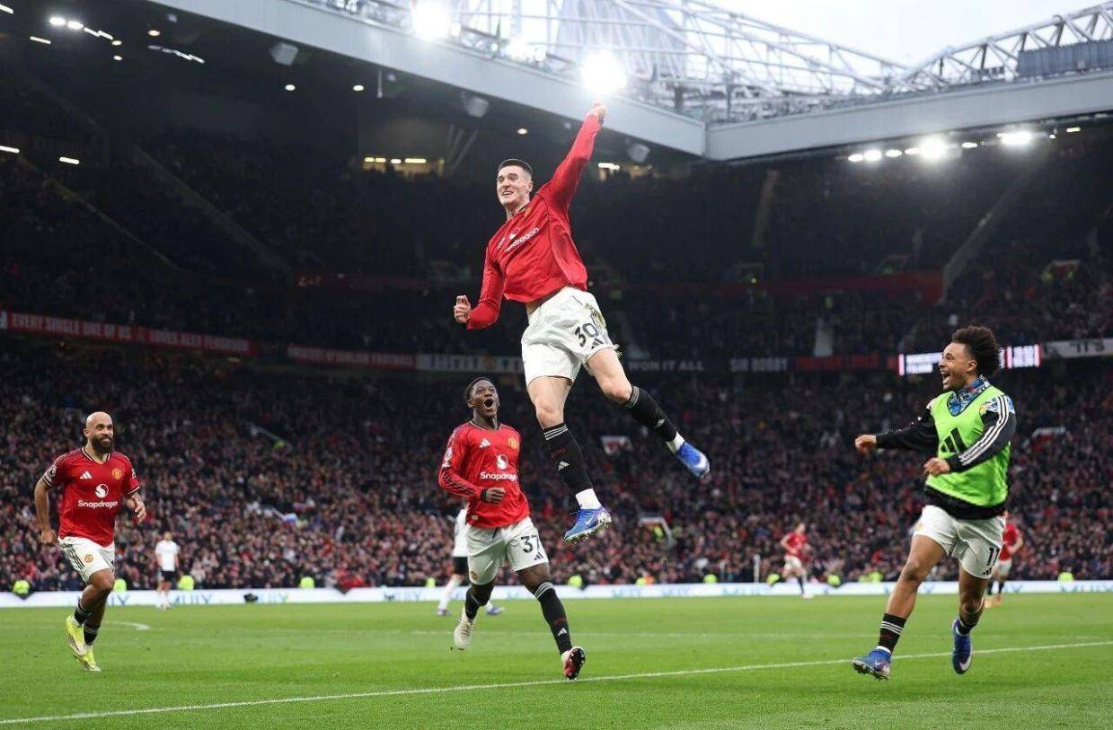 曼联一周双赛谢什科必首发！一特质征服更衣室，拉爵或放弃买前锋