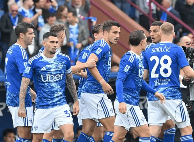 欧冠资格生死战：科莫主场力拼罗马，谁能笑到最后？